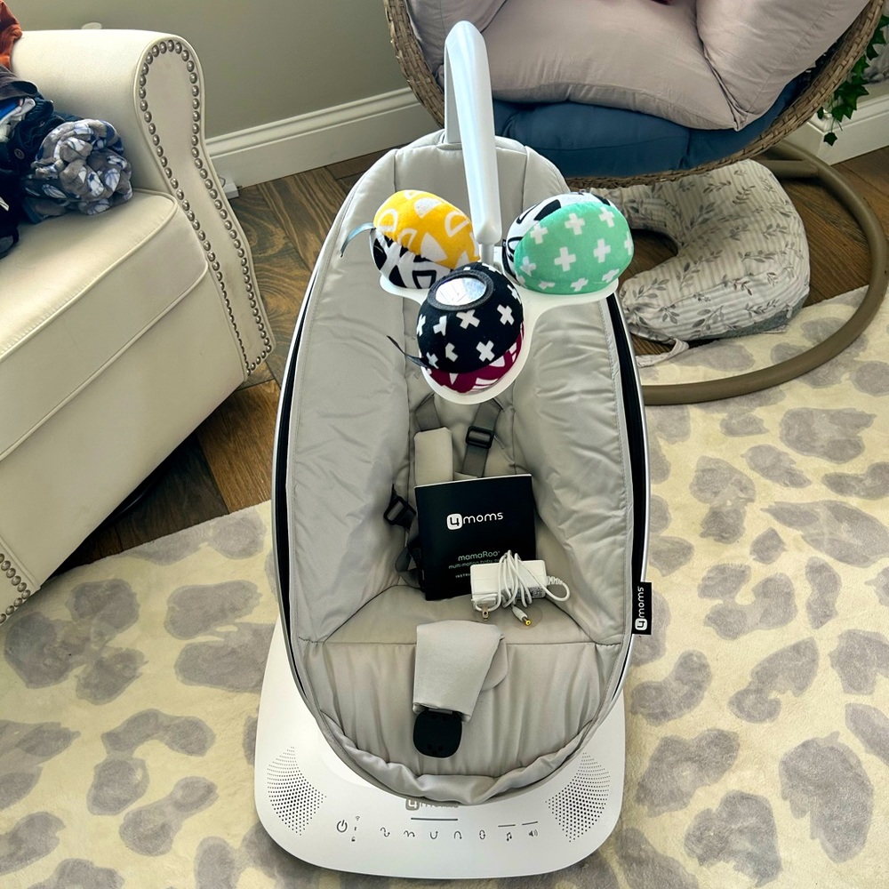 4moms MamaRoo Multi-Motion Baby Swing, Bluetooth Enabled